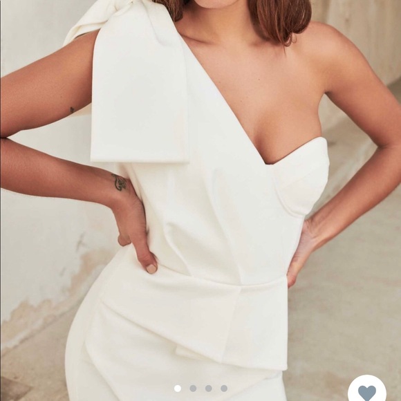 Gorgeous Lavish Alice White Bow-Embellished Midi Dress - Picture 3 of 5